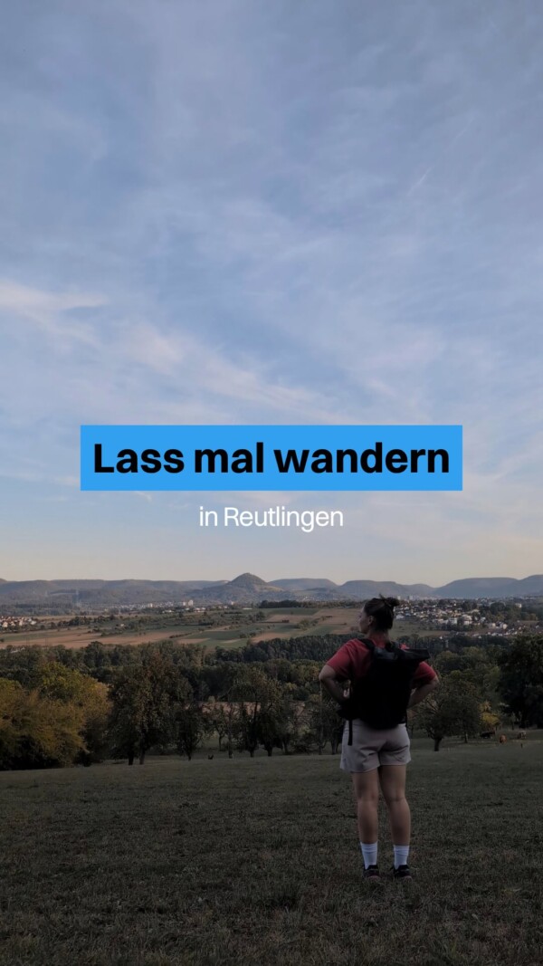 Der Tag der Aussicht ist wieder am 18. Oktober – diesmal als Familien-Edition! 🌿🥾

Gemeinsam geht’s auf eine familienfreundliche Wanderung durch die wunderschöne Landschaft Reutlingens. 🥰
Unterwegs warten spannende Mitmach- und Erlebnisstationen auf die kleine Entdecker:innen und natürlich jede Menge schöne Aussichten für Groß und Klein. 👀⛰️

📍 Start & Ziel: Altenburg 🗓️ 18. Oktober 2026 ⏰ 13:00–ca. 17:00 Uhr 🥾 Für Kinder ab 6 Jahren mit Begleitung eines Erziehungsberechtigten  🎟️ Kostenlos

Packt eure Wanderschuhe ein, bringt Vesper & Getränke mit und erlebt gemeinsam einen besonderen Tag draußen! 🌳✨

👉 Mehr Infos & Anmeldung auf visitreutlingen.de 
🔗 Link in der Bio

#reutlingen #nurlieben #visitreutlingen #aussicht #familienevent
