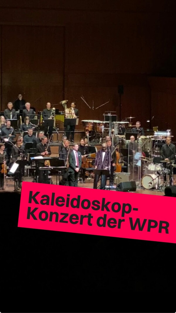 Gewinne Tickets für das 6. Kaleidoskop-Konzert! 🎶
 
Die Kaleidoskop-Konzerte der Württembergischen Philharmonie Reutlingen stehen für Abwechslung pur: Jedes Konzert ein neues Thema – von Klassik bis Jazz, Pop und auch Rock. 🎻 
 
Gemeinsam mit der WPR verlosen wir:
2x zwei Tickets für das 6. Kaleidoskop-Konzert „Back to the 70s“ am 21. Mai 2026 in der Stadthalle Reutlingen.
 
So machst du mit:
1. Like diesen Beitrag ❤️
2. Folge @nurlieben und @philharmonie.reutlingen 
3. Markiere die Person, mit der du auf das Konzert möchtest.
 
Teilnahmeschluss:
Freitag, 24. April um 9 Uhr
Aus allen Teilnehmern losen wir zwei glückliche Gewiner:innen aus, die die Tickets erhalten.
 
Wir wünschen viel Glück!

Musik im Hintergrund des Videos von Ola Onabulé
 
#reutlingne #stadthalle #konzert #gewinnspiel #nurlieben