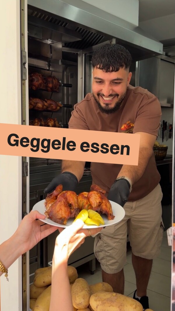 Diese Hähnchen sind so guuuut 😍
Entdecke @gold_haehnchengrill.hp91 ! 

📍 Metzgerstraße 57, Reutlingen
 
Hier gibt’s knusprig gegrillte Hähnchen, frische Holland-Pommes, Hähnchen-Döner, Burger & weitere Halal-Spezialitäten. 
Perfekt für deinen nächsten Food-Stop. 🍗
 
#nurlieben #gastronomie #essen #reutlingen #hähnchen